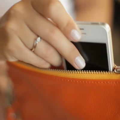 Everpurse: The Bag That Keeps Your Smartphone Going and Going